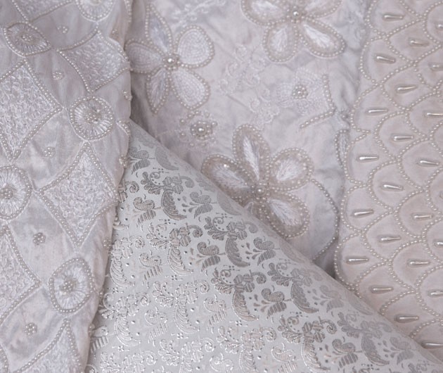 Pärlbroderi, samt silverlamé. Thaisiden, dupion, duppion, siden, Göteborg.